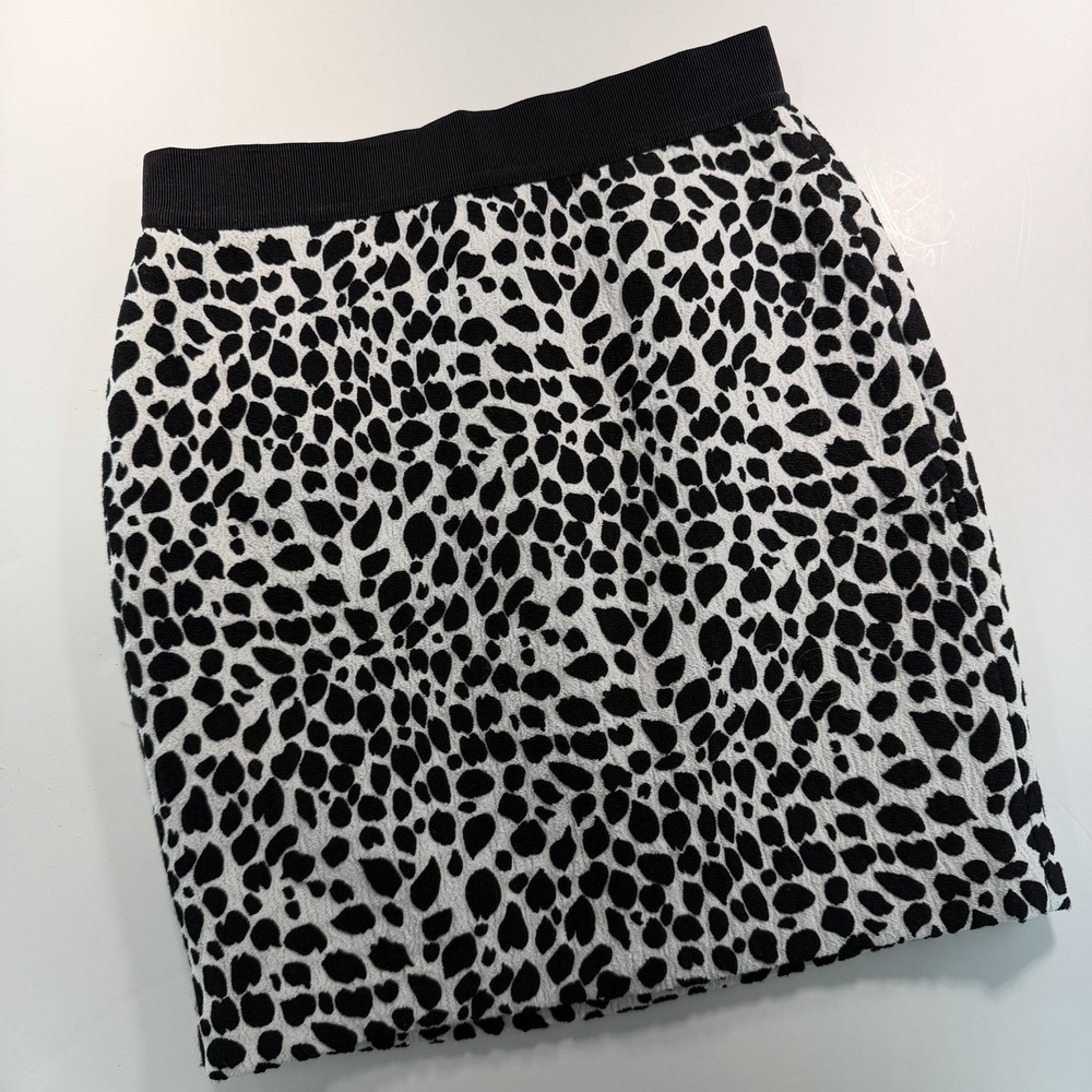 Ann Taylor Petite Size 2 Black White Dalmation Skirt Textured Classic